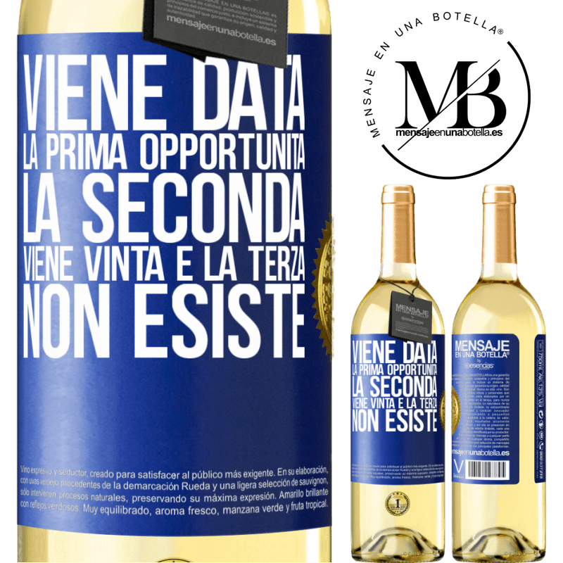 29,95 € Spedizione Gratuita | Vino bianco Edizione WHITE Viene data la prima opportunità, la seconda viene vinta e la terza non esiste Etichetta Blu. Etichetta personalizzabile Vino giovane Raccogliere 2023 Verdejo