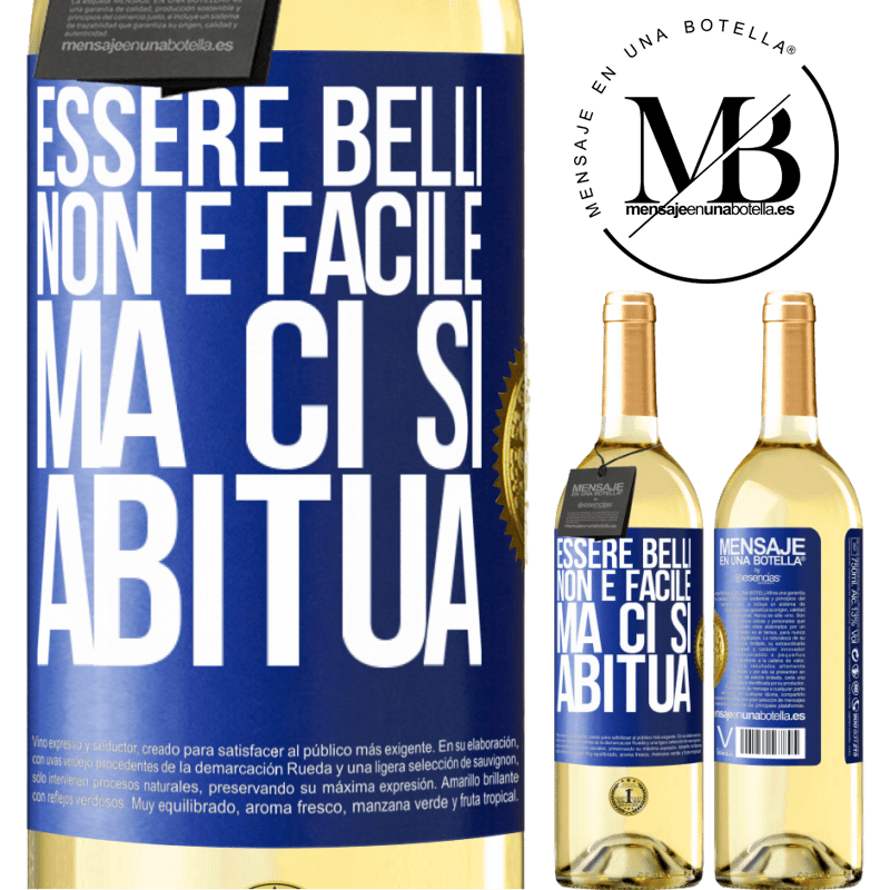 29,95 € Spedizione Gratuita | Vino bianco Edizione WHITE Essere belli non è facile, ma ci si abitua Etichetta Blu. Etichetta personalizzabile Vino giovane Raccogliere 2024 Verdejo
