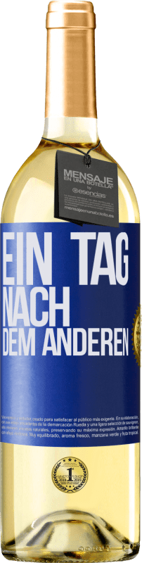 29,95 € | Weißwein WHITE Ausgabe Ein Tag nach dem anderen Blaue Markierung. Anpassbares Etikett Junger Wein Ernte 2023 Verdejo