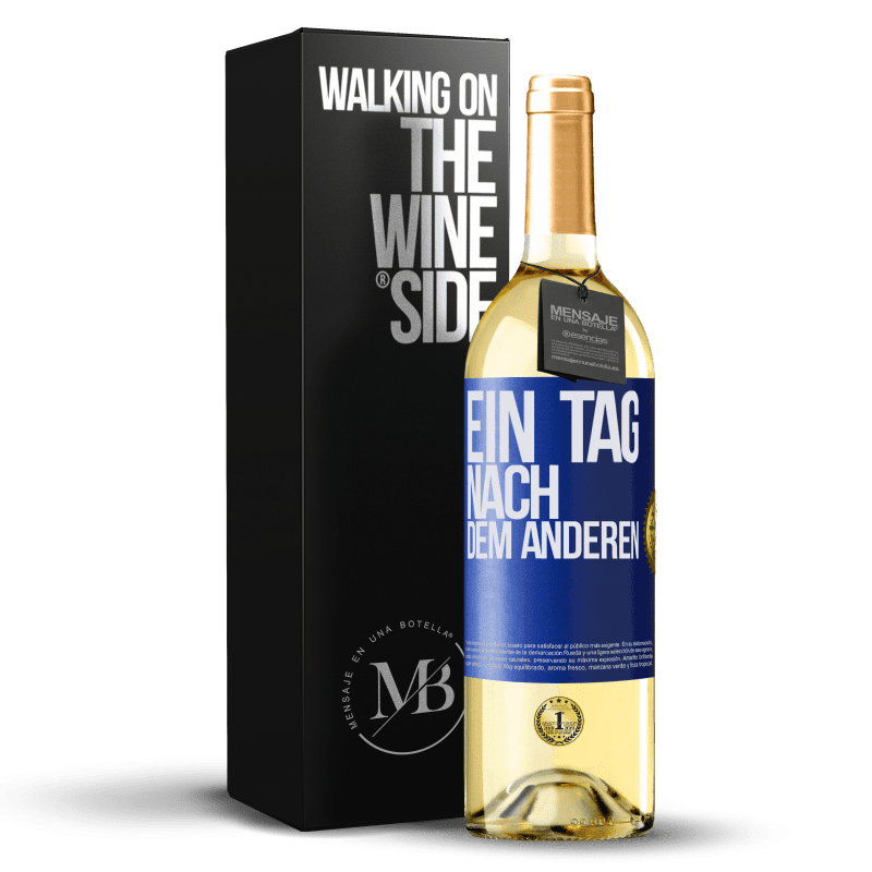 24,95 € Kostenloser Versand | Weißwein WHITE Ausgabe Ein Tag nach dem anderen Blaue Markierung. Anpassbares Etikett Junger Wein Ernte 2021 Verdejo