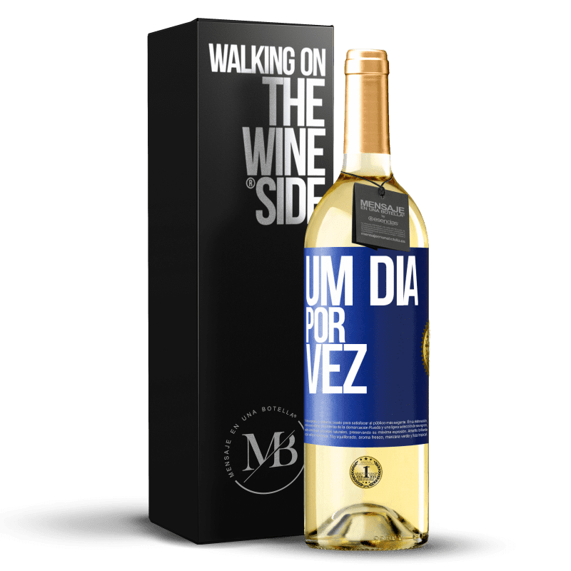 29,95 € Envio grátis | Vinho branco Edição WHITE Um dia por vez Etiqueta Azul. Etiqueta personalizável Vinho jovem Colheita 2024 Verdejo