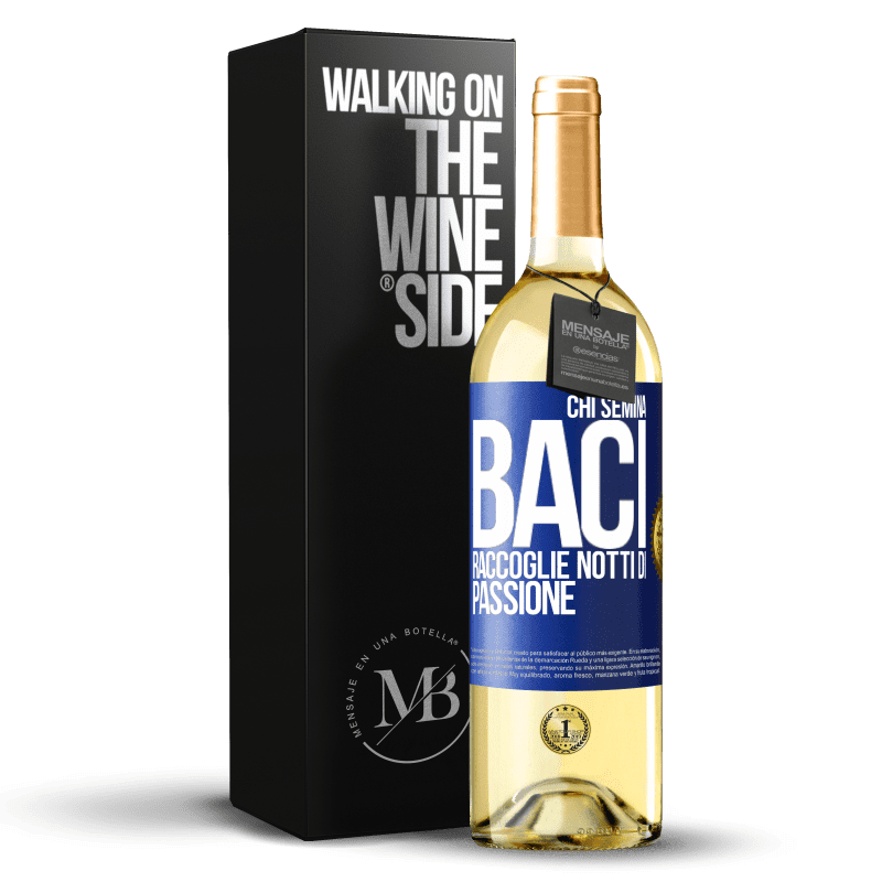 29,95 € Spedizione Gratuita | Vino bianco Edizione WHITE Chi semina baci, raccoglie notti di passione Etichetta Blu. Etichetta personalizzabile Vino giovane Raccogliere 2024 Verdejo