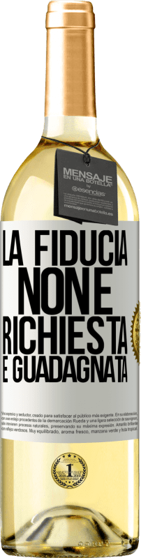 29,95 € | Vino bianco Edizione WHITE La fiducia non è richiesta, è guadagnata Etichetta Bianca. Etichetta personalizzabile Vino giovane Raccogliere 2025 Verdejo