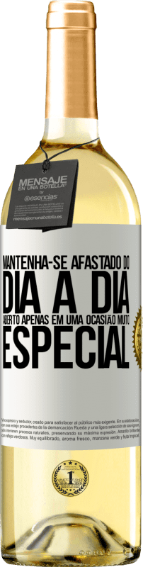 29,95 € | Vinho branco Edição WHITE Mantenha-se afastado do dia a dia. Aberto apenas em uma ocasião muito especial Etiqueta Branca. Etiqueta personalizável Vinho jovem Colheita 2024 Verdejo