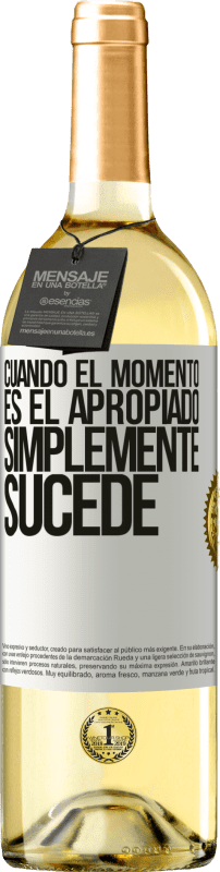 29,95 € Envío gratis | Vino Blanco Edición WHITE Cuando el momento es el apropiado, simplemente sucede Etiqueta Blanca. Etiqueta personalizable Vino joven Cosecha 2025 Verdejo
