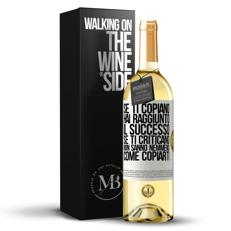 29,95 € Spedizione Gratuita | Vino bianco Edizione WHITE Se ti copiano, hai raggiunto il successo. Se ti criticano, non sanno nemmeno come copiarti Etichetta Bianca. Etichetta personalizzabile Vino giovane Raccogliere 2024 Verdejo