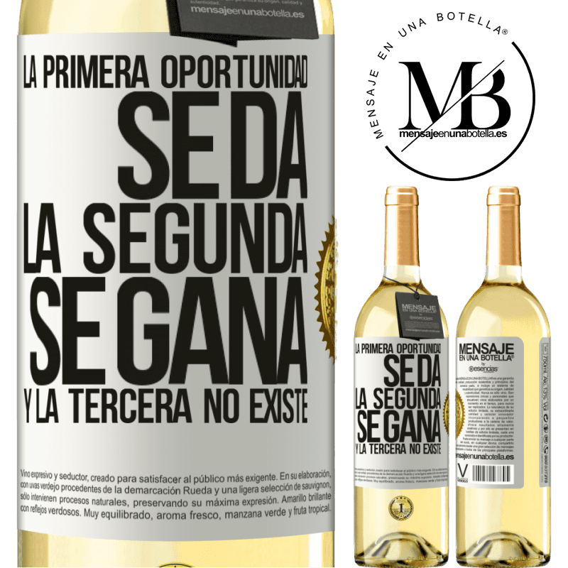 29,95 € Envío gratis | Vino Blanco Edición WHITE La primera oportunidad se da, la segunda se gana, y la tercera no existe Etiqueta Blanca. Etiqueta personalizable Vino joven Cosecha 2025 Verdejo