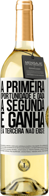 29,95 € | Vinho branco Edição WHITE A primeira oportunidade é dada, a segunda é ganha e a terceira não existe Etiqueta Branca. Etiqueta personalizável Vinho jovem Colheita 2024 Verdejo