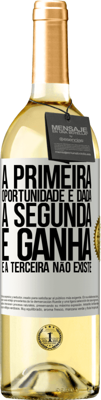 29,95 € Envio grátis | Vinho branco Edição WHITE A primeira oportunidade é dada, a segunda é ganha e a terceira não existe Etiqueta Branca. Etiqueta personalizável Vinho jovem Colheita 2025 Verdejo