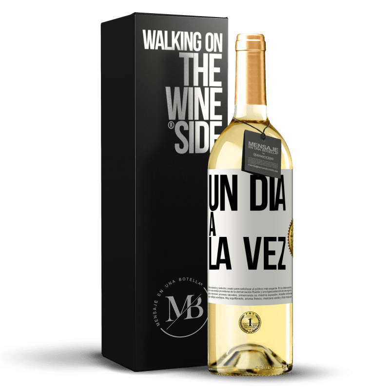 29,95 € Envío gratis | Vino Blanco Edición WHITE Un día a la vez Etiqueta Blanca. Etiqueta personalizable Vino joven Cosecha 2023 Verdejo