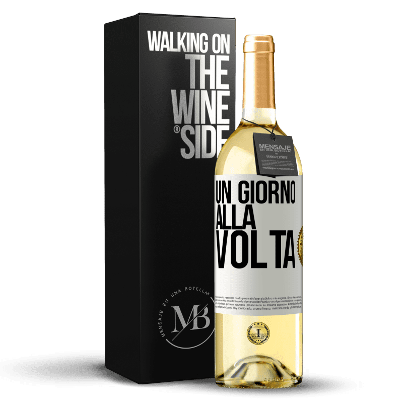 29,95 € Spedizione Gratuita | Vino bianco Edizione WHITE Un giorno alla volta Etichetta Bianca. Etichetta personalizzabile Vino giovane Raccogliere 2024 Verdejo