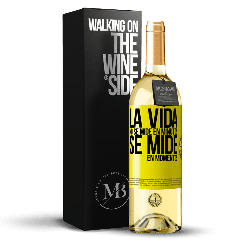 29,95 € Envío gratis | Vino Blanco Edición WHITE La vida no se mide en minutos, se mide en momentos Etiqueta Amarilla. Etiqueta personalizable Vino joven Cosecha 2024 Verdejo