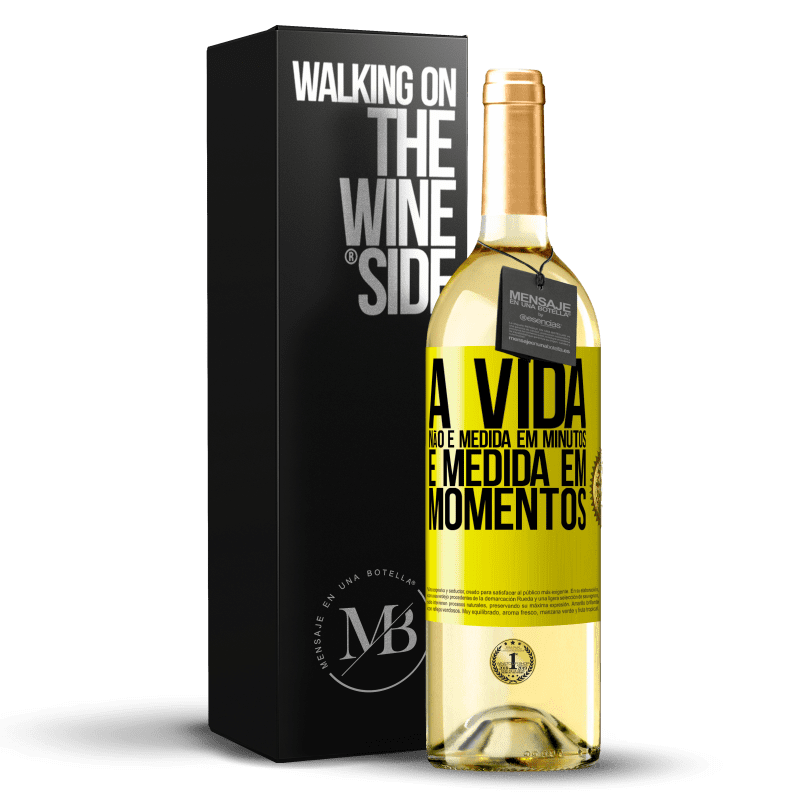 29,95 € Envio grátis | Vinho branco Edição WHITE A vida não é medida em minutos, é medida em momentos Etiqueta Amarela. Etiqueta personalizável Vinho jovem Colheita 2025 Verdejo