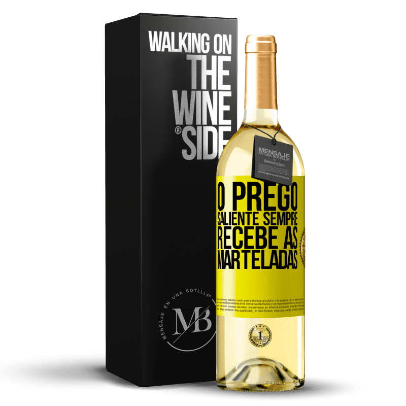 29,95 € Envio grátis | Vinho branco Edição WHITE O prego saliente sempre recebe as marteladas Etiqueta Amarela. Etiqueta personalizável Vinho jovem Colheita 2024 Verdejo