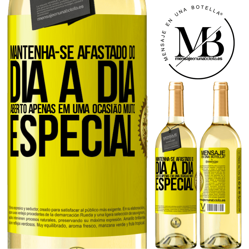29,95 € Envio grátis | Vinho branco Edição WHITE Mantenha-se afastado do dia a dia. Aberto apenas em uma ocasião muito especial Etiqueta Amarela. Etiqueta personalizável Vinho jovem Colheita 2024 Verdejo