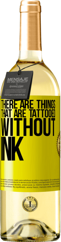 29,95 € 送料無料 | 白ワイン WHITEエディション インクなしで入れ墨されているものがあります 黄色のラベル. カスタマイズ可能なラベル 若いワイン 収穫 2025 Verdejo