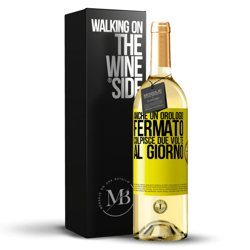 29,95 € Spedizione Gratuita | Vino bianco Edizione WHITE Anche un orologio fermato colpisce due volte al giorno Etichetta Gialla. Etichetta personalizzabile Vino giovane Raccogliere 2024 Verdejo