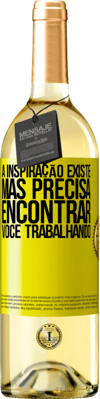 29,95 € Envio grátis | Vinho branco Edição WHITE A inspiração existe, mas precisa encontrar você trabalhando Etiqueta Amarela. Etiqueta personalizável Vinho jovem Colheita 2025 Verdejo