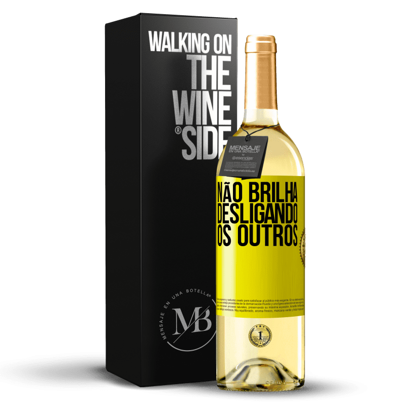 29,95 € Envio grátis | Vinho branco Edição WHITE Não brilha desligando os outros Etiqueta Amarela. Etiqueta personalizável Vinho jovem Colheita 2024 Verdejo