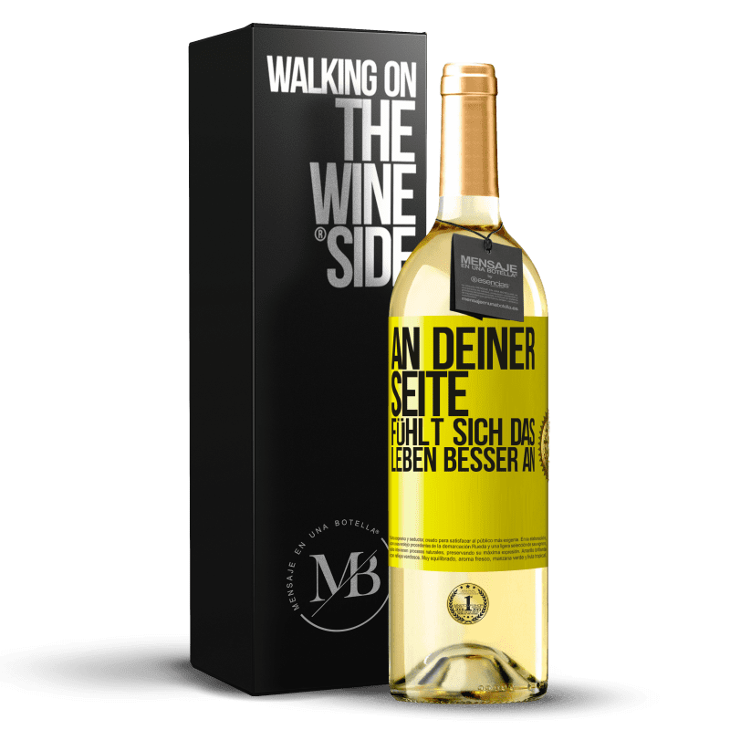 29,95 € Kostenloser Versand | Weißwein WHITE Ausgabe An deiner Seite fühlt sich das Leben besser an Gelbes Etikett. Anpassbares Etikett Junger Wein Ernte 2023 Verdejo