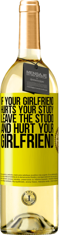 29,95 € | White Wine WHITE Edition If your girlfriend hurts your study, leave the studio and hurt your girlfriend Yellow Label. Customizable label Young wine Harvest 2023 Verdejo