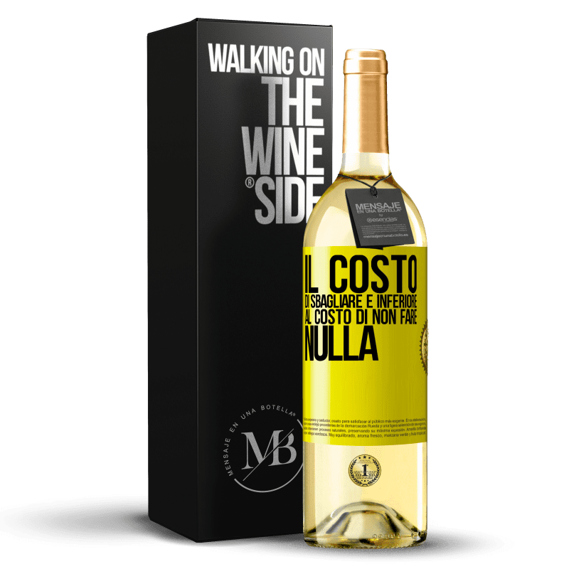 29,95 € Spedizione Gratuita | Vino bianco Edizione WHITE Il costo di sbagliare è inferiore al costo di non fare nulla Etichetta Gialla. Etichetta personalizzabile Vino giovane Raccogliere 2024 Verdejo