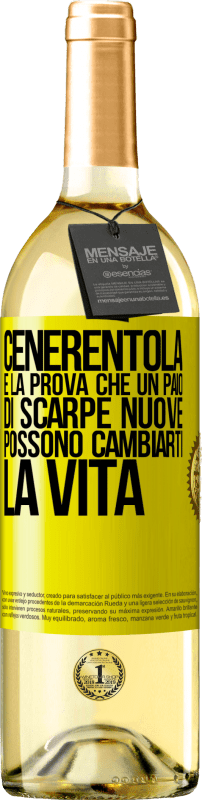 29,95 € | Vino bianco Edizione WHITE Cenerentola è la prova che un paio di scarpe nuove possono cambiarti la vita Etichetta Gialla. Etichetta personalizzabile Vino giovane Raccogliere 2025 Verdejo