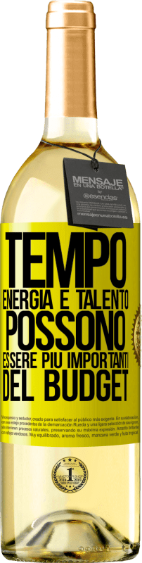 29,95 € Spedizione Gratuita | Vino bianco Edizione WHITE Tempo, energia e talento possono essere più importanti del budget Etichetta Gialla. Etichetta personalizzabile Vino giovane Raccogliere 2025 Verdejo