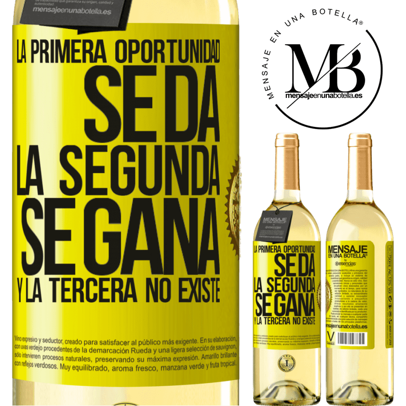 29,95 € Envío gratis | Vino Blanco Edición WHITE La primera oportunidad se da, la segunda se gana, y la tercera no existe Etiqueta Amarilla. Etiqueta personalizable Vino joven Cosecha 2023 Verdejo