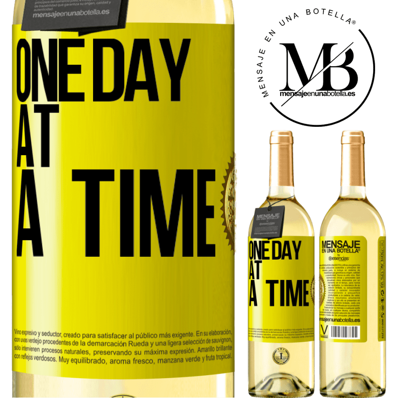 29,95 € Free Shipping | White Wine WHITE Edition One day at a time Yellow Label. Customizable label Young wine Harvest 2022 Verdejo