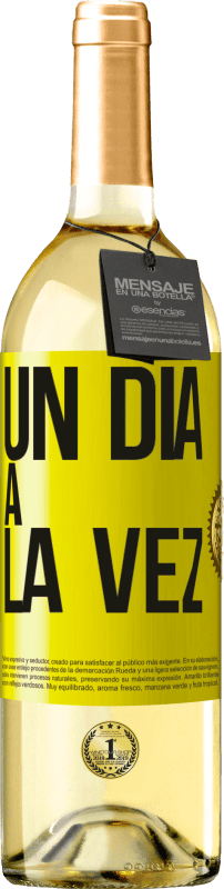 29,95 € | Vino Blanco Edición WHITE Un día a la vez Etiqueta Amarilla. Etiqueta personalizable Vino joven Cosecha 2023 Verdejo