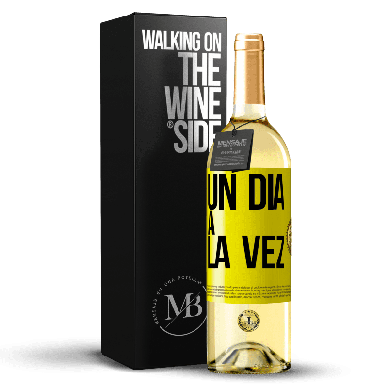 29,95 € Envío gratis | Vino Blanco Edición WHITE Un día a la vez Etiqueta Amarilla. Etiqueta personalizable Vino joven Cosecha 2023 Verdejo