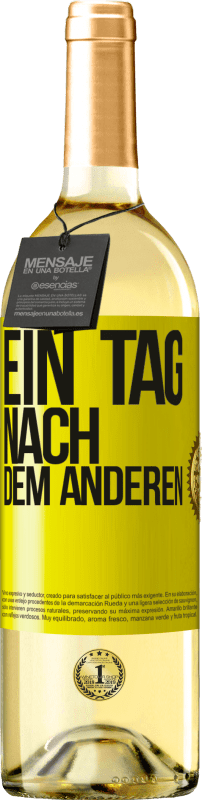 29,95 € | Weißwein WHITE Ausgabe Ein Tag nach dem anderen Gelbes Etikett. Anpassbares Etikett Junger Wein Ernte 2024 Verdejo