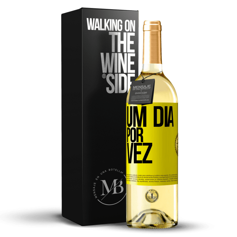 29,95 € Envio grátis | Vinho branco Edição WHITE Um dia por vez Etiqueta Amarela. Etiqueta personalizável Vinho jovem Colheita 2023 Verdejo