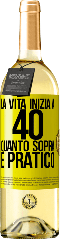 29,95 € Spedizione Gratuita | Vino bianco Edizione WHITE La vita inizia a 40 anni. Quanto sopra è pratico Etichetta Gialla. Etichetta personalizzabile Vino giovane Raccogliere 2023 Verdejo