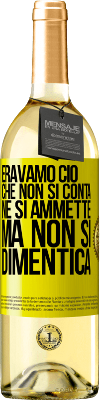 29,95 € Spedizione Gratuita | Vino bianco Edizione WHITE Eravamo ciò che non si conta, né si ammette, ma non si dimentica Etichetta Gialla. Etichetta personalizzabile Vino giovane Raccogliere 2024 Verdejo