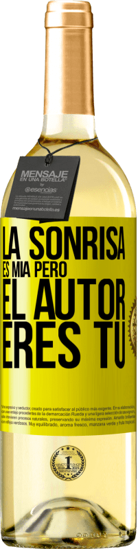 29,95 € Envío gratis | Vino Blanco Edición WHITE La sonrisa es mía, pero el autor eres tú Etiqueta Amarilla. Etiqueta personalizable Vino joven Cosecha 2025 Verdejo