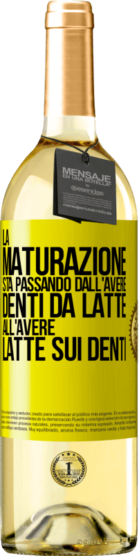 29,95 € Spedizione Gratuita | Vino bianco Edizione WHITE La maturazione sta passando dall'avere denti da latte all'avere latte sui denti Etichetta Gialla. Etichetta personalizzabile Vino giovane Raccogliere 2023 Verdejo