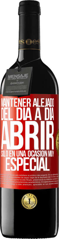 39,95 € Envío gratis | Vino Tinto Edición RED MBE Reserva Mantener alejado del día a día. Abrir sólo en una ocasión muy especial Etiqueta Roja. Etiqueta personalizable Reserva 12 Meses Cosecha 2016 Tempranillo