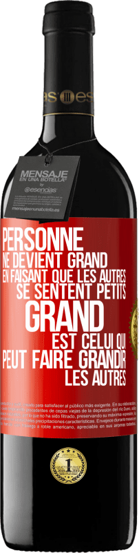 39,95 € | Vin rouge Édition RED MBE Réserve Personne ne devient grand en faisant que les autres se sentent petits. Grand est celui qui peut faire grandir les autres Étiquette Rouge. Étiquette personnalisable Réserve 12 Mois Récolte 2015 Tempranillo