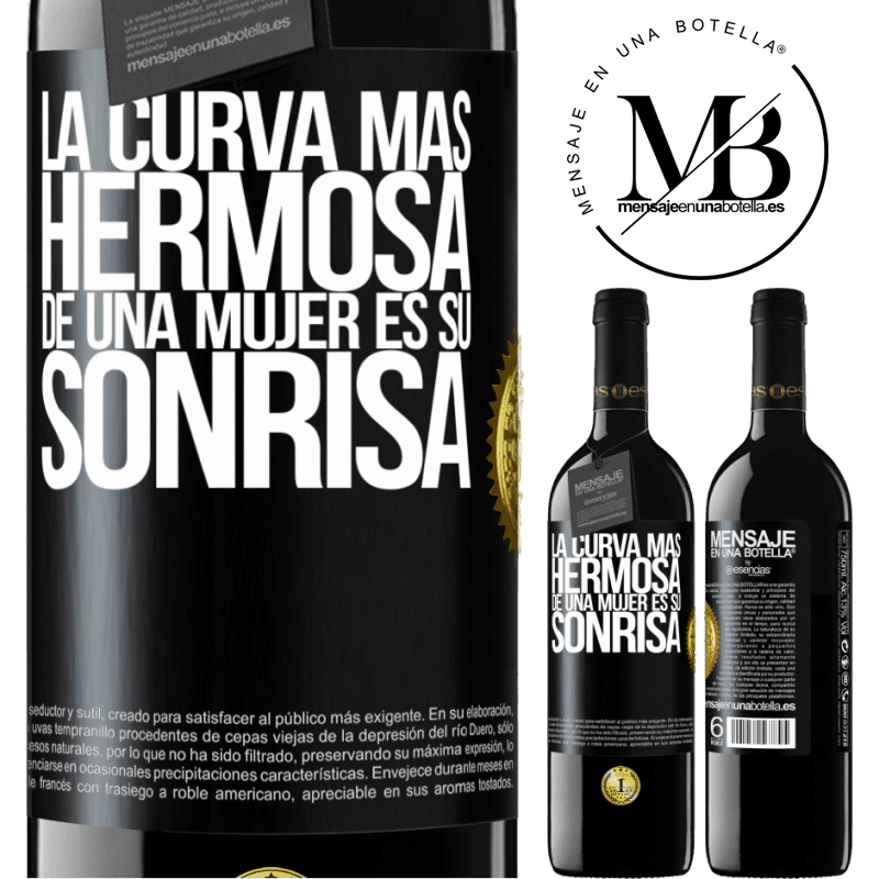 39,95 € Envío gratis | Vino Tinto Edición RED MBE Reserva La curva más hermosa de una mujer es su sonrisa Etiqueta Negra. Etiqueta personalizable Reserva 12 Meses Cosecha 2015 Tempranillo