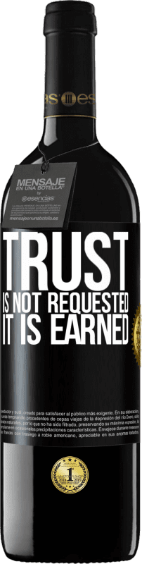 39,95 € 送料無料 | 赤ワイン REDエディション MBE 予約する 信頼は要求されず、獲得されます ブラックラベル. カスタマイズ可能なラベル 予約する 12 月 収穫 2016 Tempranillo