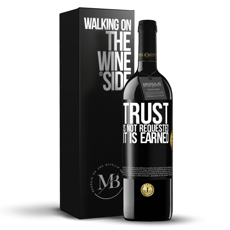 39,95 € Free Shipping | Red Wine RED Edition MBE Reserve Trust is not requested, it is earned Black Label. Customizable label Reserve 12 Months Harvest 2014 Tempranillo