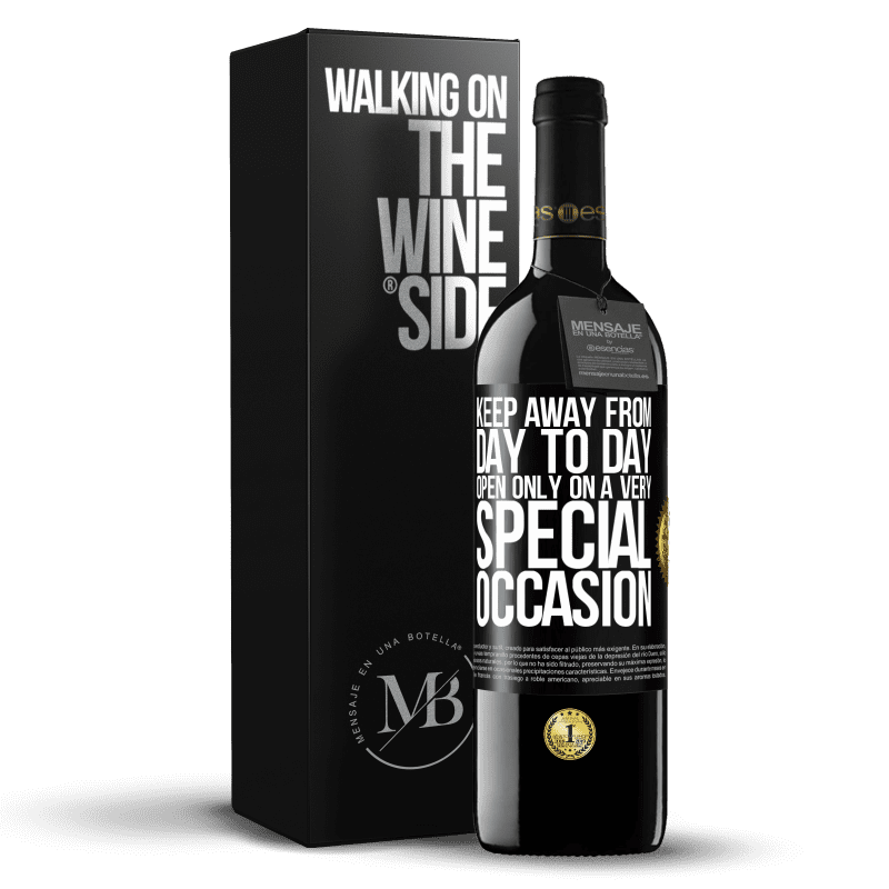 39,95 € Free Shipping | Red Wine RED Edition MBE Reserve Keep away from day to day. Open only on a very special occasion Black Label. Customizable label Reserve 12 Months Harvest 2014 Tempranillo