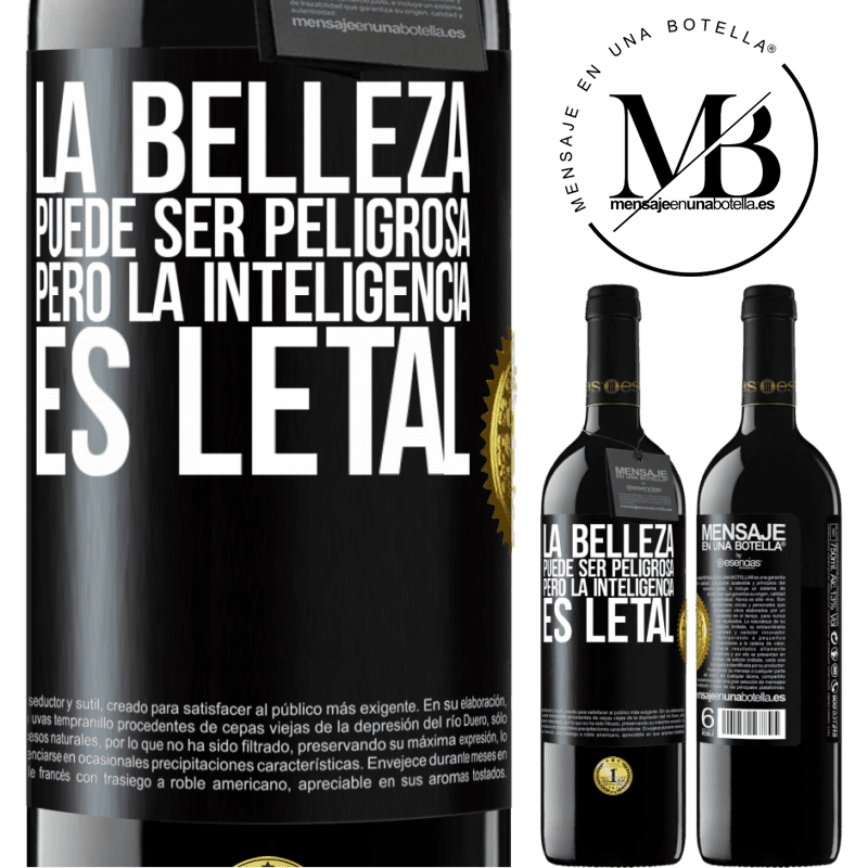 39,95 € Envío gratis | Vino Tinto Edición RED MBE Reserva La belleza puede ser peligrosa, pero la inteligencia es letal Etiqueta Negra. Etiqueta personalizable Reserva 12 Meses Cosecha 2015 Tempranillo