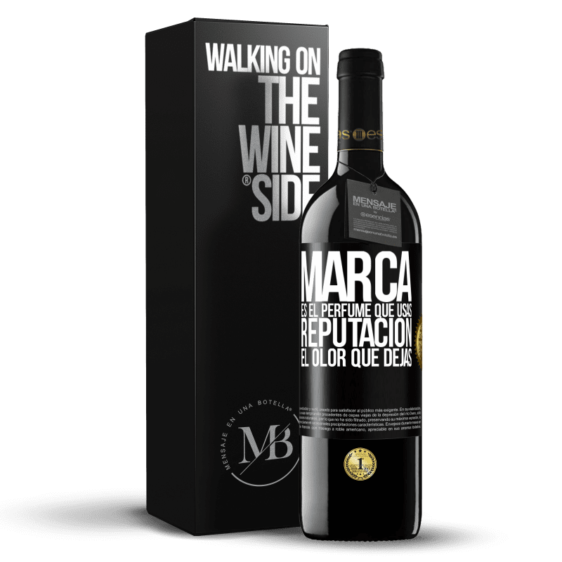 39,95 € Envío gratis | Vino Tinto Edición RED MBE Reserva Marca es el perfume que usas. Reputación, el olor que dejas Etiqueta Negra. Etiqueta personalizable Reserva 12 Meses Cosecha 2015 Tempranillo