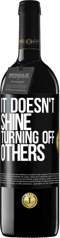 39,95 € Free Shipping | Red Wine RED Edition MBE Reserve It doesn't shine turning off others Black Label. Customizable label Reserve 12 Months Harvest 2016 Tempranillo