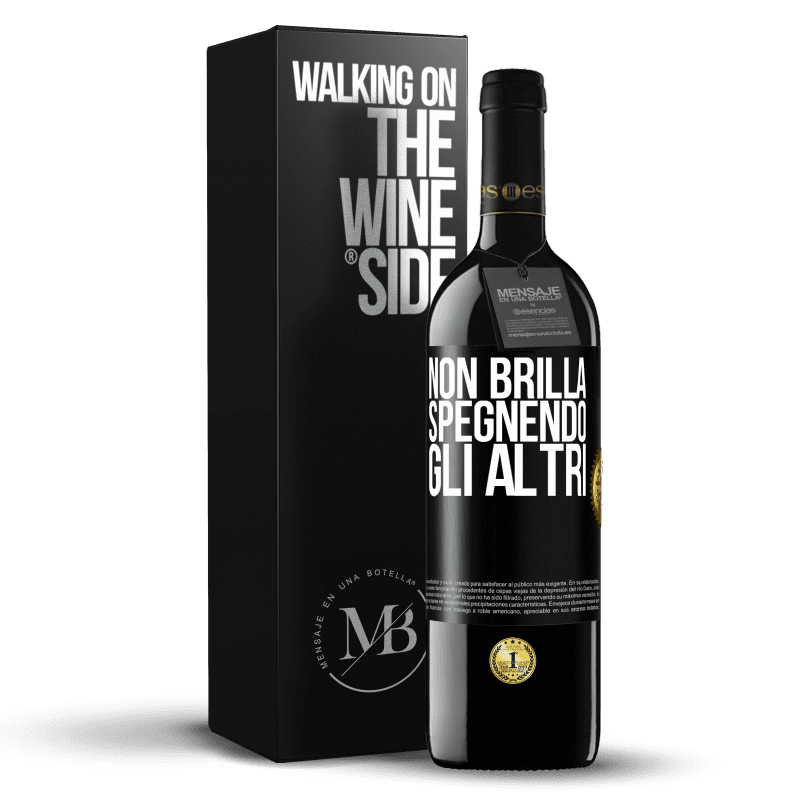 39,95 € Spedizione Gratuita | Vino rosso Edizione RED MBE Riserva Non brilla spegnendo gli altri Etichetta Nera. Etichetta personalizzabile Riserva 12 Mesi Raccogliere 2015 Tempranillo