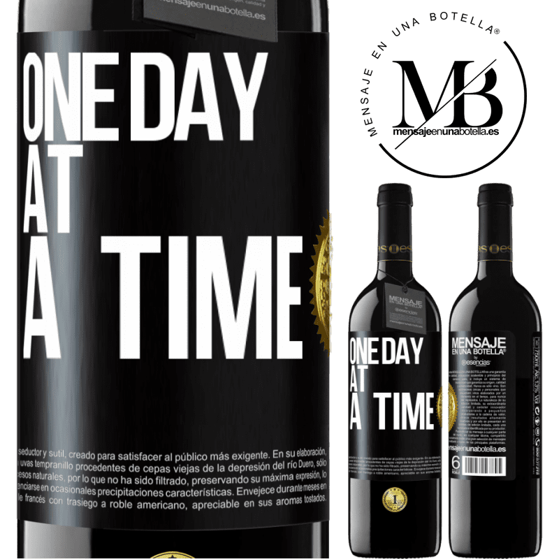 24,95 € Free Shipping | Red Wine RED Edition Crianza 6 Months One day at a time Black Label. Customizable label Aging in oak barrels 6 Months Harvest 2019 Tempranillo