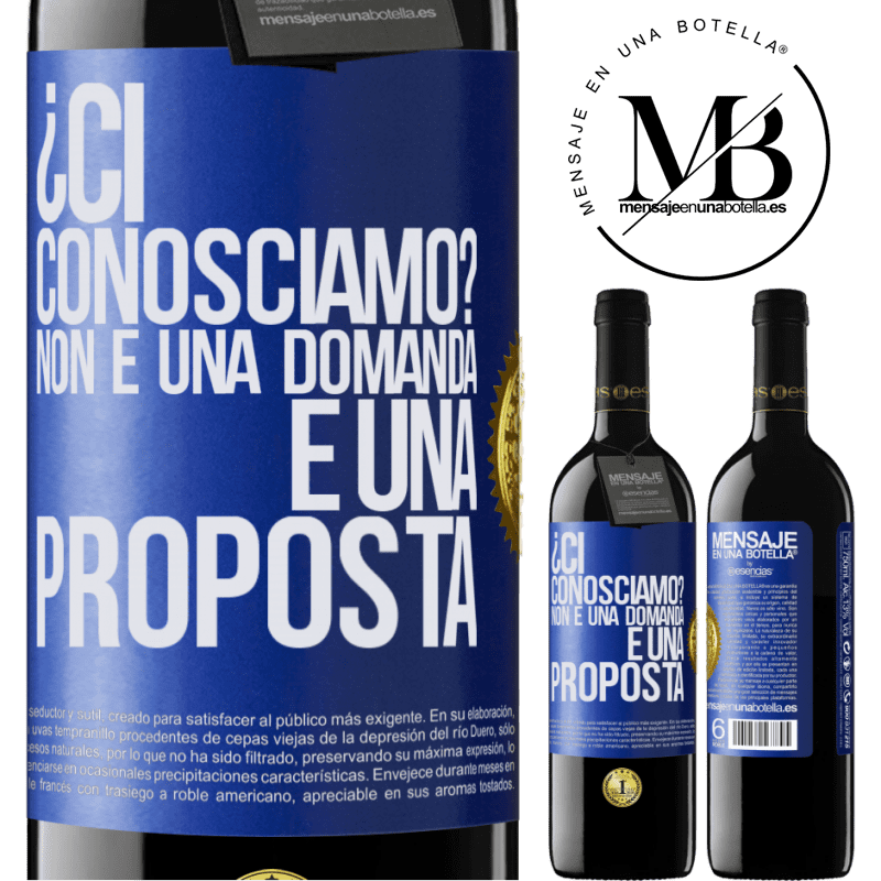 39,95 € Spedizione Gratuita | Vino rosso Edizione RED MBE Riserva ¿Ci conosciamo? Non è una domanda, è una proposta Etichetta Blu. Etichetta personalizzabile Riserva 12 Mesi Raccogliere 2016 Tempranillo